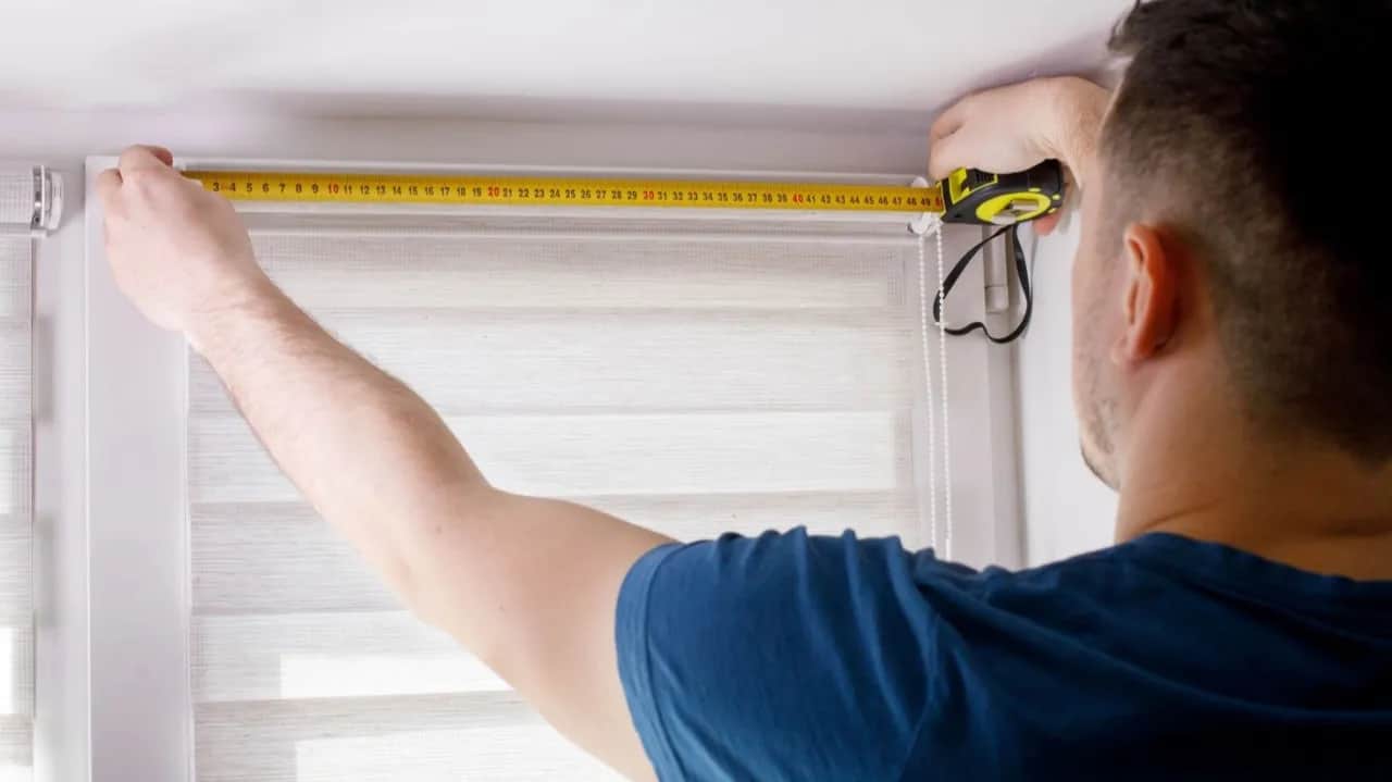 Jak działają rolety dzień noc? Poznaj ich mechanizm i funkcje