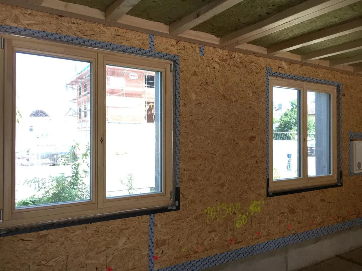 Jak zabezpieczyć okna drewniane, aby uniknąć kosztownych napraw?