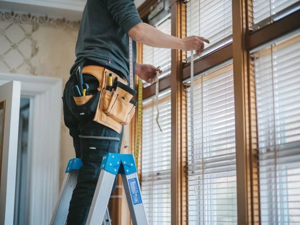 Jak zmierzyć rolety dzień noc Castorama, aby uniknąć błędów w zakupie