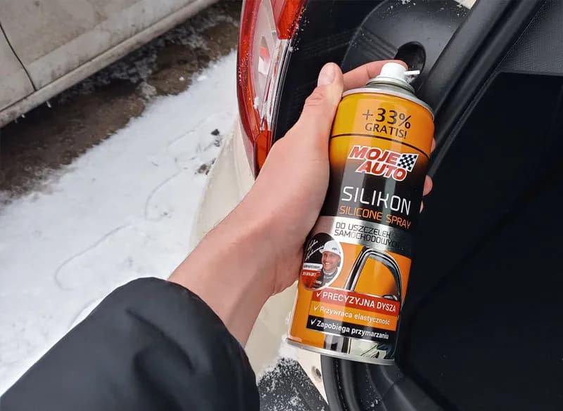 Czym smarować uszczelki w drzwiach auta, aby uniknąć zamarzania?